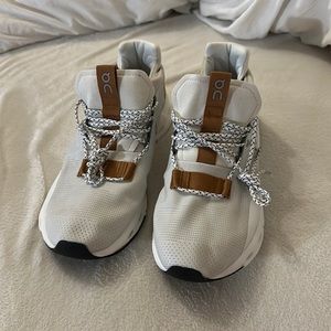 Oncloud (Cloudtec) shoes, size men’s 7/ woman’s 8.5